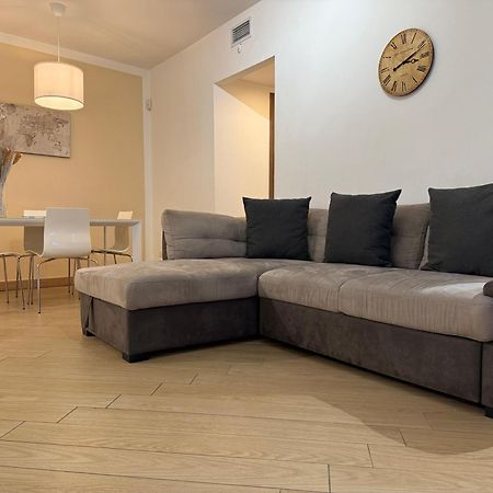 Comecasa Modern Apartment In Historical Centre Asti Kültér fotó