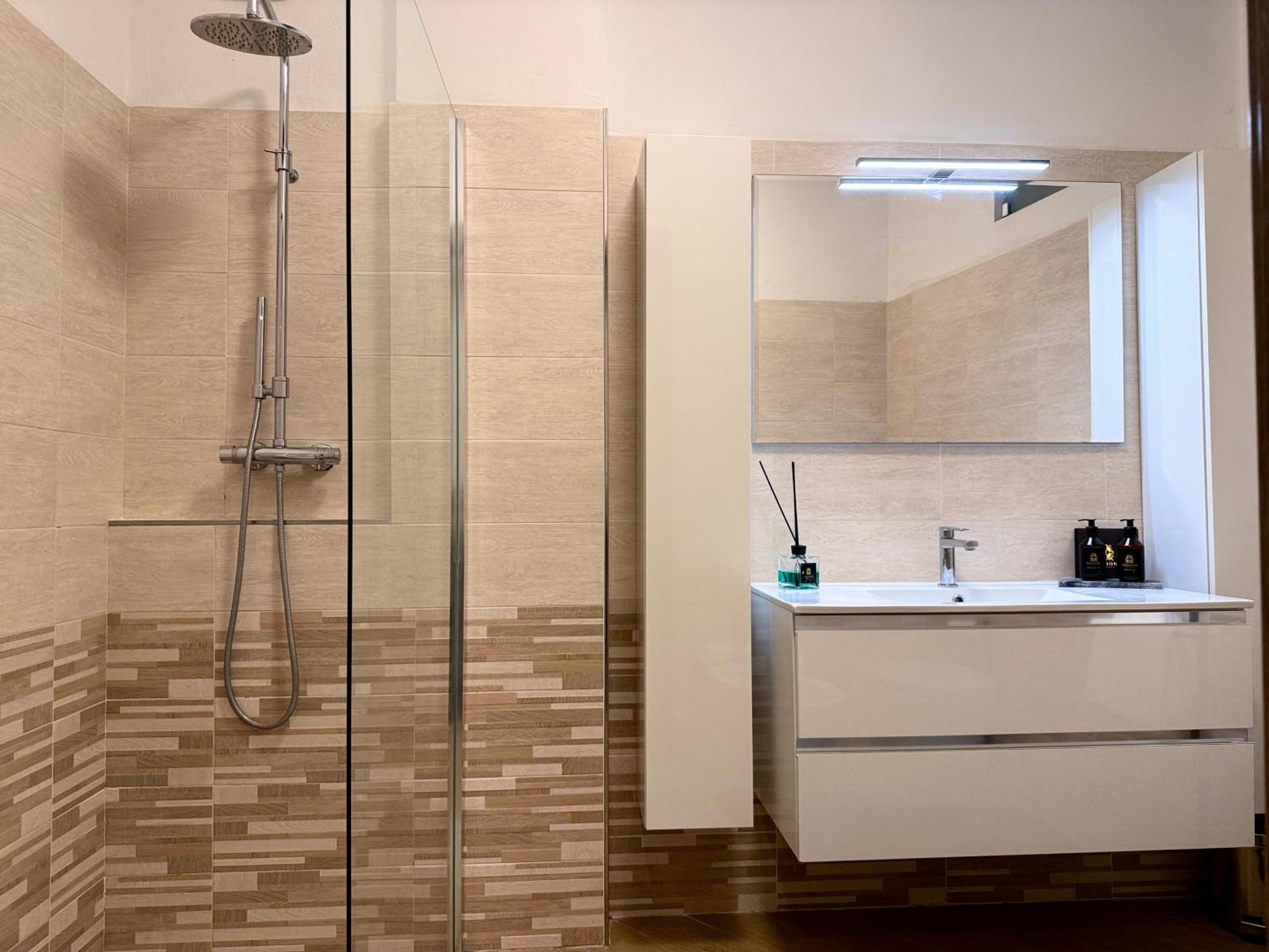 Comecasa Modern Apartment In Historical Centre Asti Kültér fotó